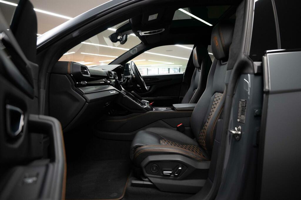 Lamborghini Urus V8  #6
