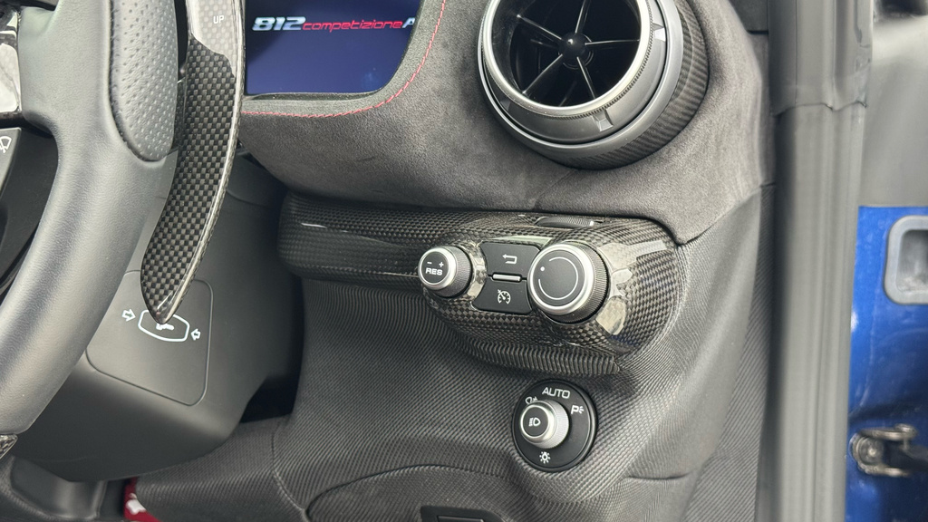 Ferrari 812 Superfast 812 Superfast Gt Ss S-a Red #37