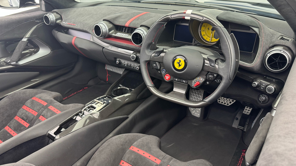 Ferrari 812 Superfast 812 Superfast Gt Ss S-a Red #32