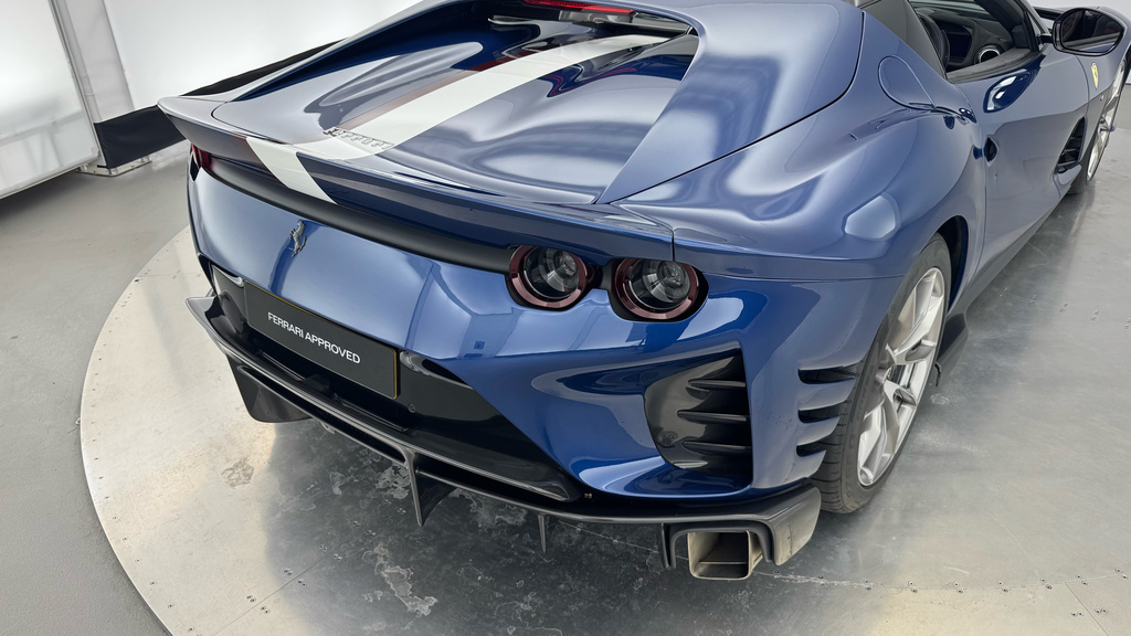 Ferrari 812 Superfast 812 Superfast Gt Ss S-a Red #18