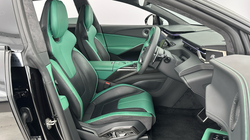 Lotus Eletre R Black #5