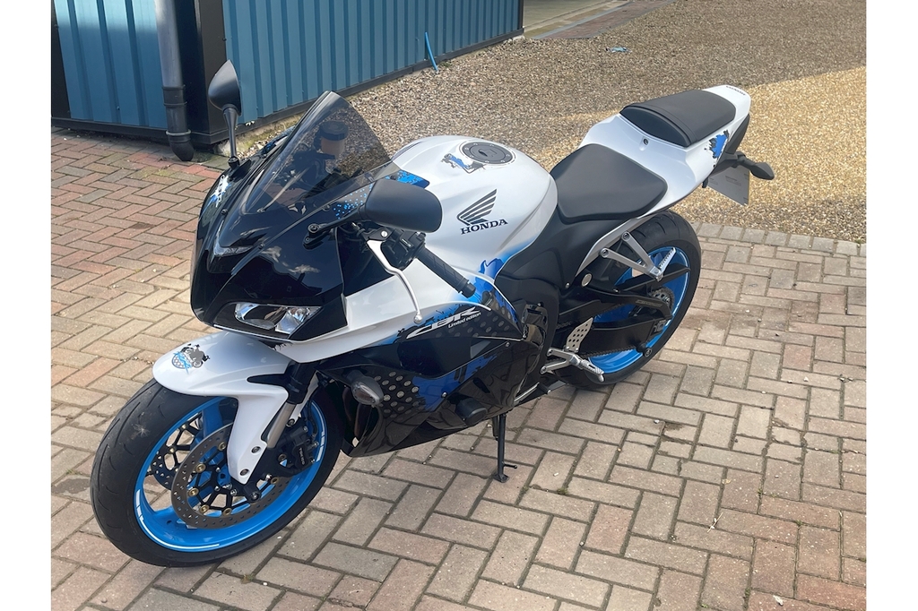 Honda Cbr 600 Rr WU09VEB White #6