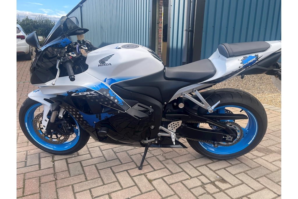 Honda Cbr 600 Rr WU09VEB White #5