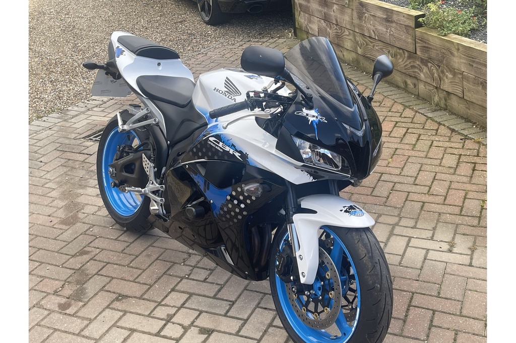 Honda Cbr 600 Rr WU09VEB White #3