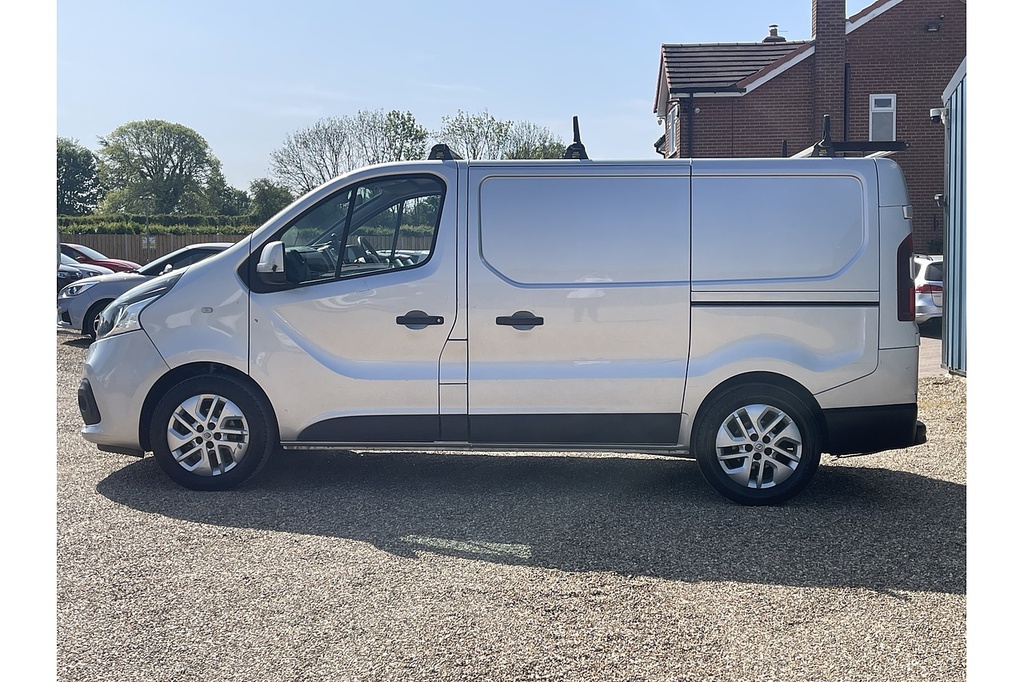 Renault Trafic Dci Energy 27 Sport Nav 2017 U2301 Ulez LV17WLC Silver #5