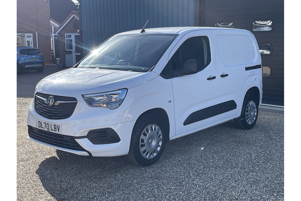 Vauxhall Combo Turbo D 2300 Sportive 2020 U2441 Ulez DL70LBV White #3