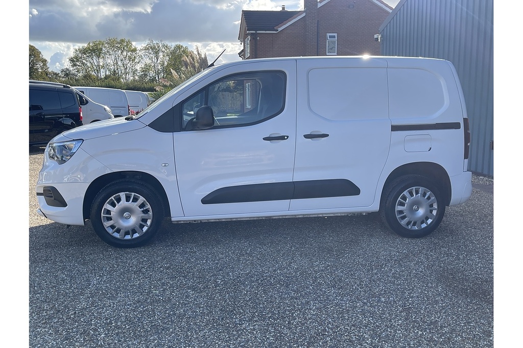 Vauxhall Combo Turbo D 2300 Sportive 2020 U2441 Ulez DL70LBV White #4
