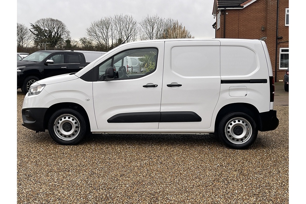 Toyota Proace City Bluehdi Active 2022 U2471 Ulez ML22MPU White #4
