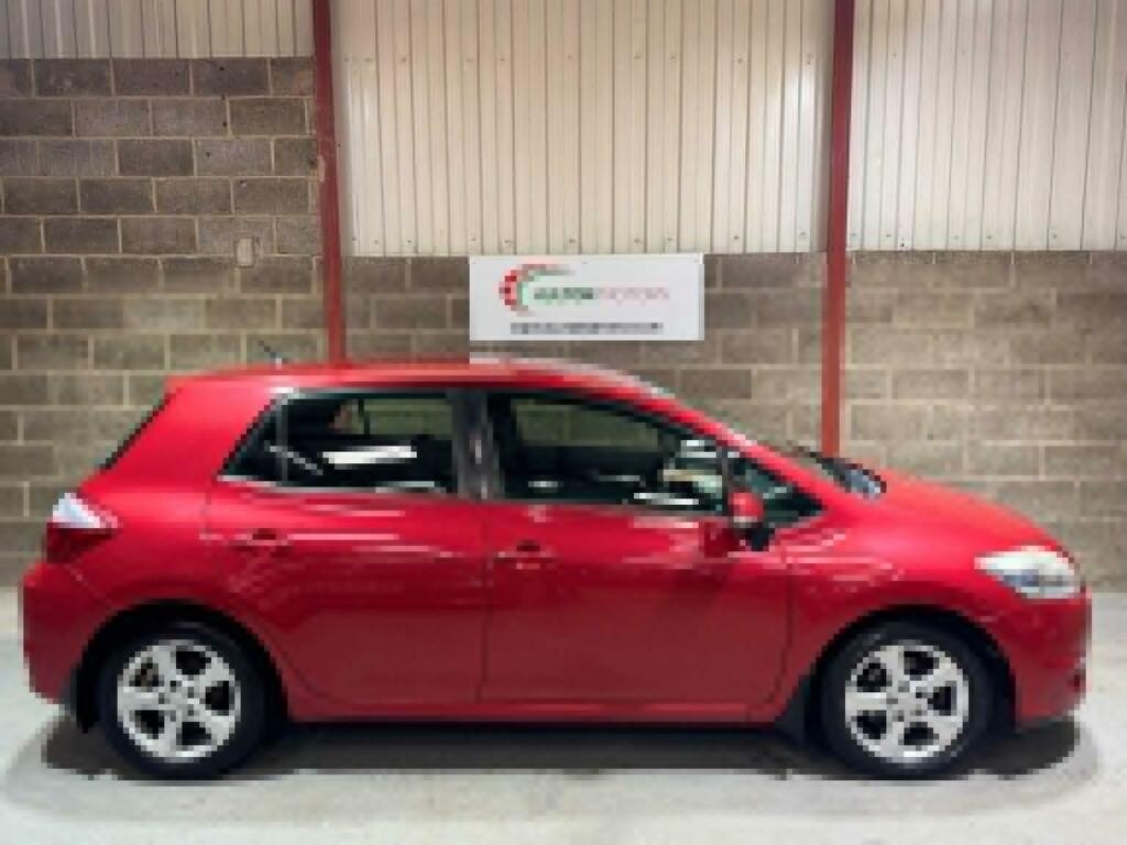 Toyota Auris Hatchback 1.6 V-matic Tr Euro 5 201060 Red #4