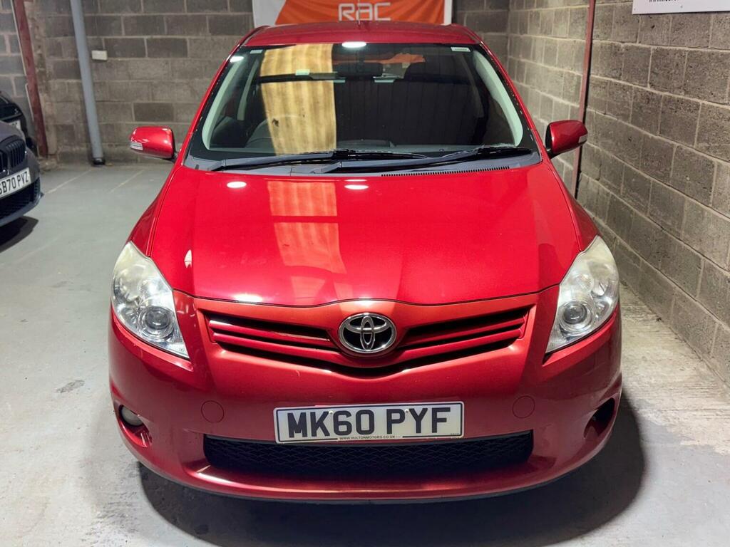 Toyota Auris Hatchback 1.6 V-matic Tr Euro 5 201060 Red #3