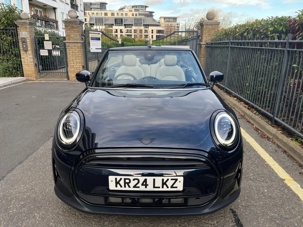 Mini Convertible Cooper Exclusive Black #2