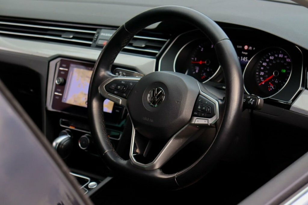 Volkswagen Passat 1.6L Sel AYZ4035 Black #2