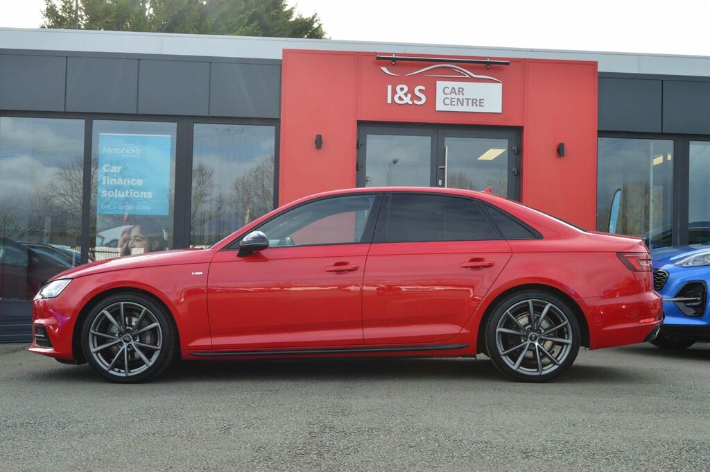 Audi A4 Tdi 35 Black Edition CV68UJM Red #5