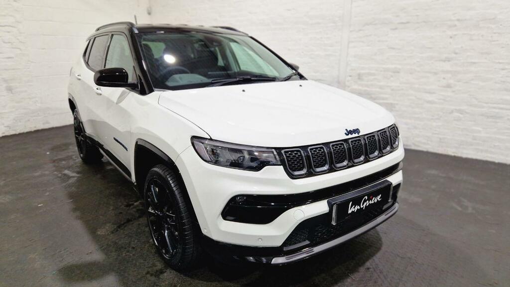 Jeep Compass 1.3 T4 Gse 4Xe Phev S Model Black