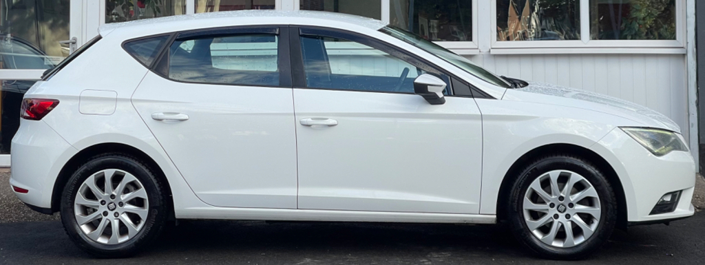 Seat Leon 1.6 Tdi Cr Se Hatchback Euro 5 HV64WND White #4