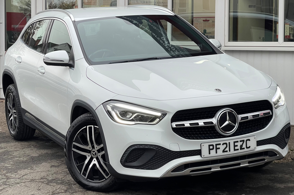 Mercedes-Benz GLA Class 2.0 Gla200d Sport Suv 8G-dct Euro 6 S PF21EZC White #3