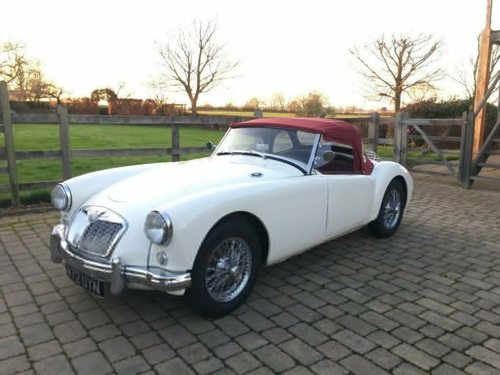 MG MGA - Red