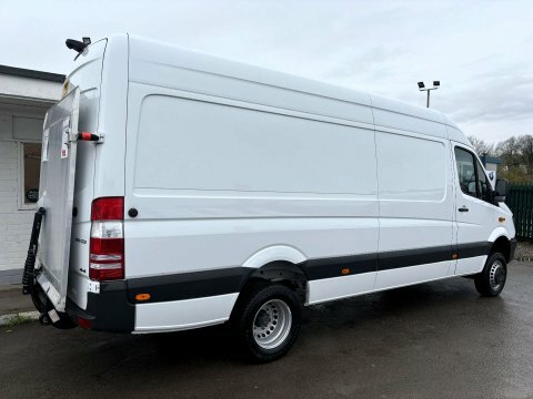 Mercedes-Benz Sprinter 516 Cdi 4X4 White #2