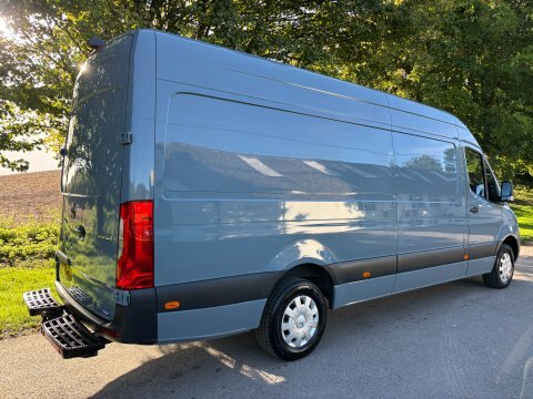 Mercedes-Benz Sprinter 319 Cdi Premium BJ22UEY Blue #2