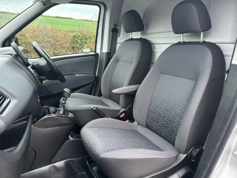 Fiat Doblo 1.6 16V 105 BT71OYM Silver #3