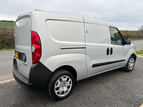 Fiat Doblo 1.6 16V 105 BT71OYM Silver #2