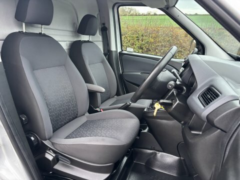 Fiat Doblo 1.6 16V 105 BT71OYM Silver #4