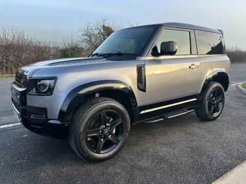 Land Rover Defender 90 D250 Hard Top Black