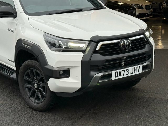Toyota HILUX 2.8 D-4d Invincible X Pickup Double Cab DA73JHV White #6