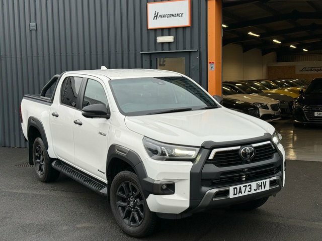 Toyota HILUX 2.8 D-4d Invincible X Pickup Double Cab DA73JHV White #4