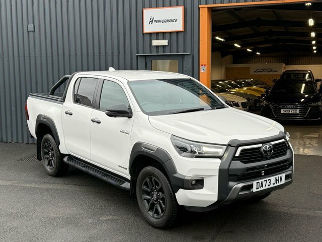 Toyota HILUX 2.8 D-4d Invincible X Pickup Double Cab DA73JHV White #2
