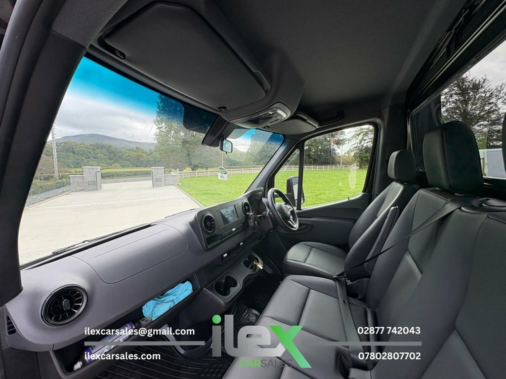 Mercedes-Benz Sprinter 2L Progressive Black #6