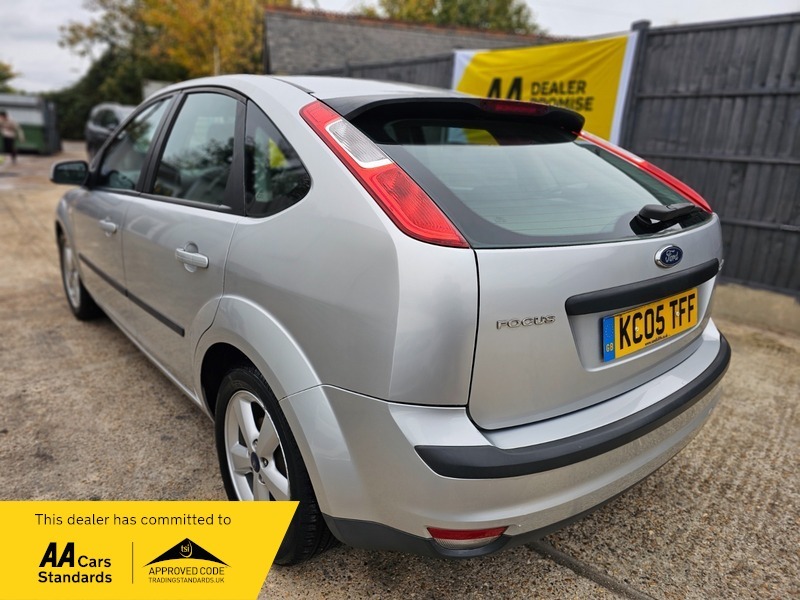 Ford Focus 1.6 Zetec Climate Silver #4
