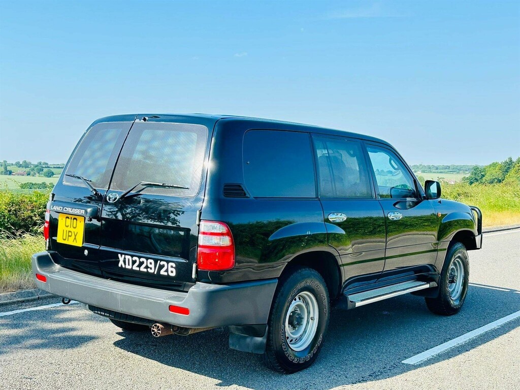 Toyota Land Cruiser Amazon Amazon Fja-300 Zx 3.3 Black #3