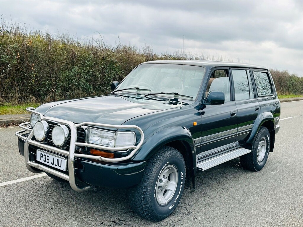 Toyota Land Cruiser 4.5 VX Lpg, 8 Seater Blue #7