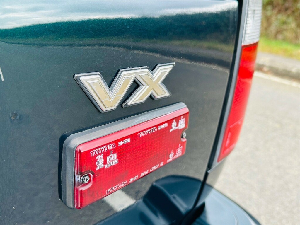 Toyota Land Cruiser 4.5 VX Lpg, 8 Seater Blue #35