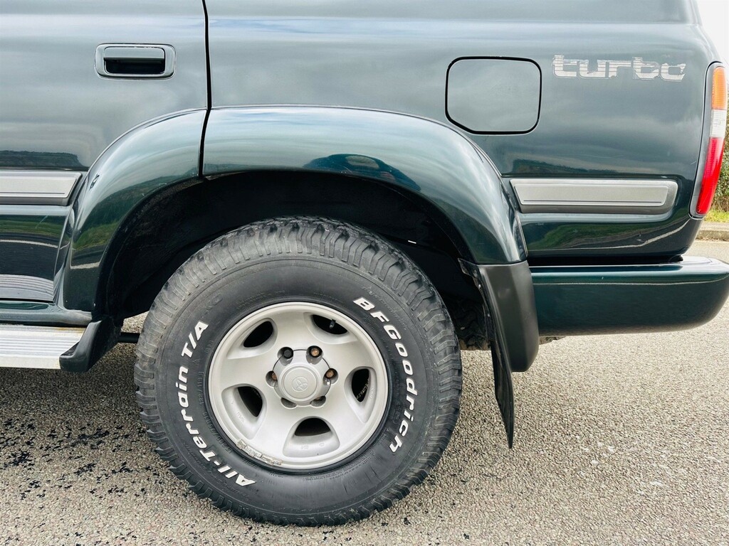 Toyota Land Cruiser 4.5 VX Lpg, 8 Seater Blue #21