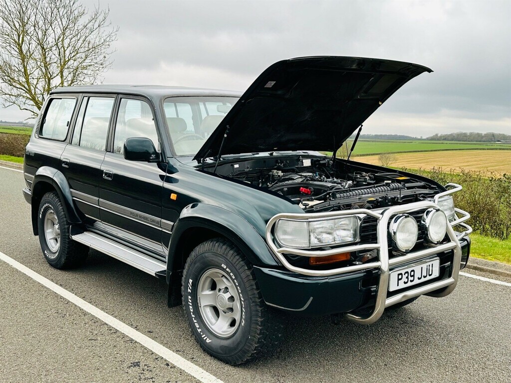 Toyota Land Cruiser 4.5 VX Lpg, 8 Seater Blue #38