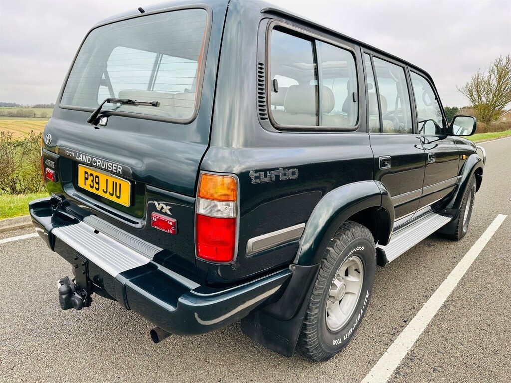 Toyota Land Cruiser 4.5 VX Lpg, 8 Seater Blue #13