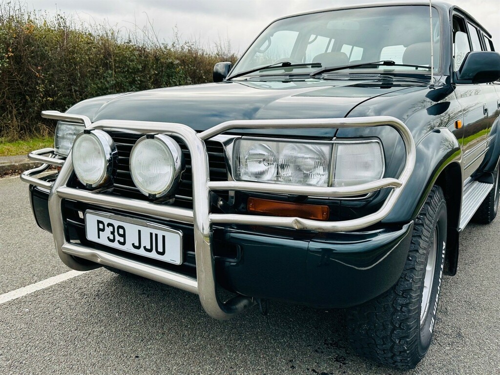Toyota Land Cruiser 4.5 VX Lpg, 8 Seater Blue #16