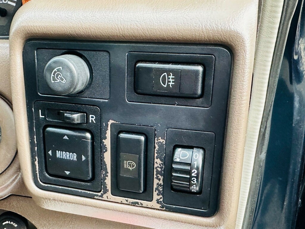 Toyota Land Cruiser 4.5 VX Lpg, 8 Seater Blue #77