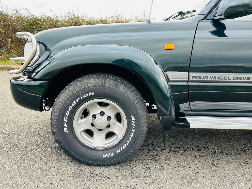 Toyota Land Cruiser 4.5 VX Lpg, 8 Seater Blue #22