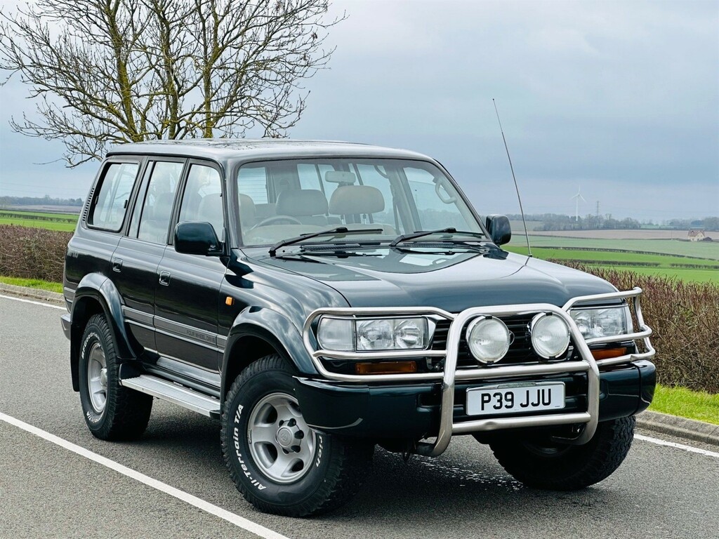 Toyota Land Cruiser 4.5 VX Lpg, 8 Seater Blue #1