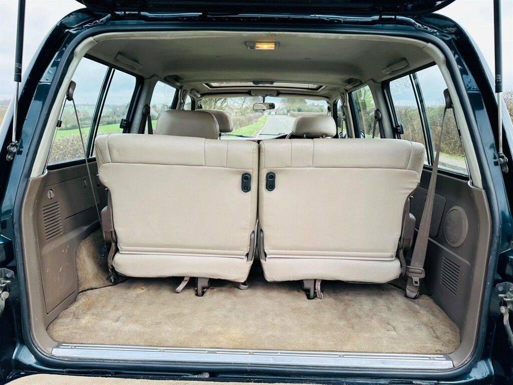 Toyota Land Cruiser 4.5 VX Lpg, 8 Seater Blue #86