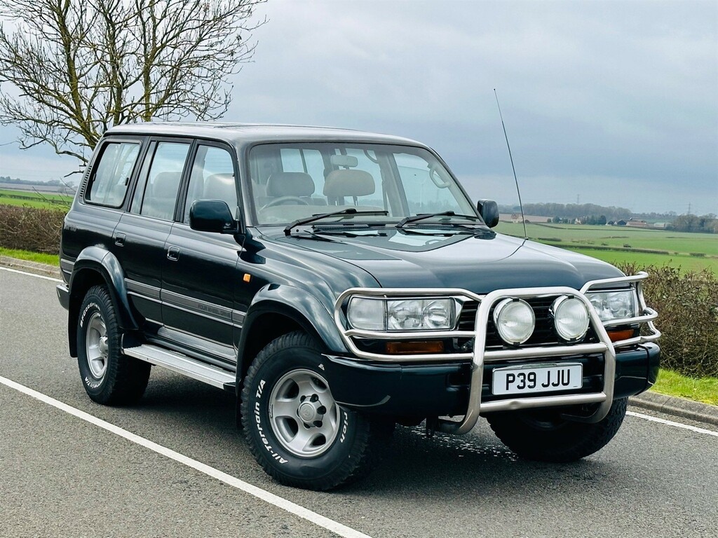 Toyota Land Cruiser 4.5 VX Lpg, 8 Seater Blue #2