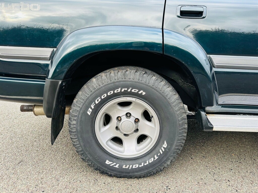 Toyota Land Cruiser 4.5 VX Lpg, 8 Seater Blue #20