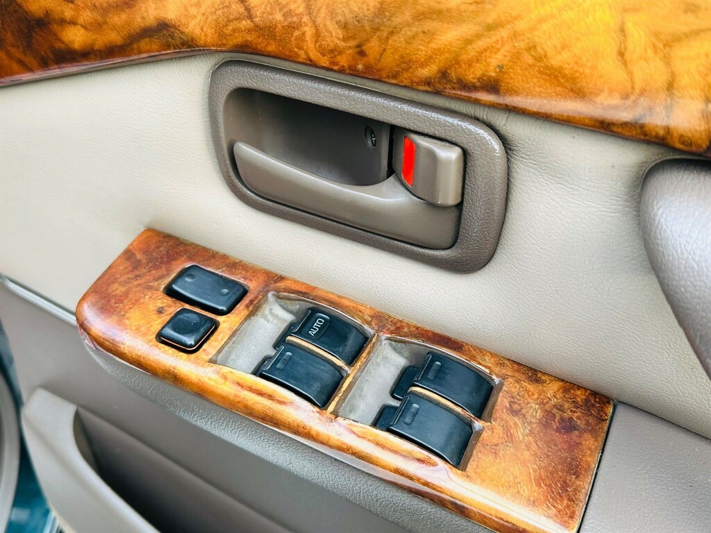Toyota Land Cruiser 4.5 VX Lpg, 8 Seater Blue #78