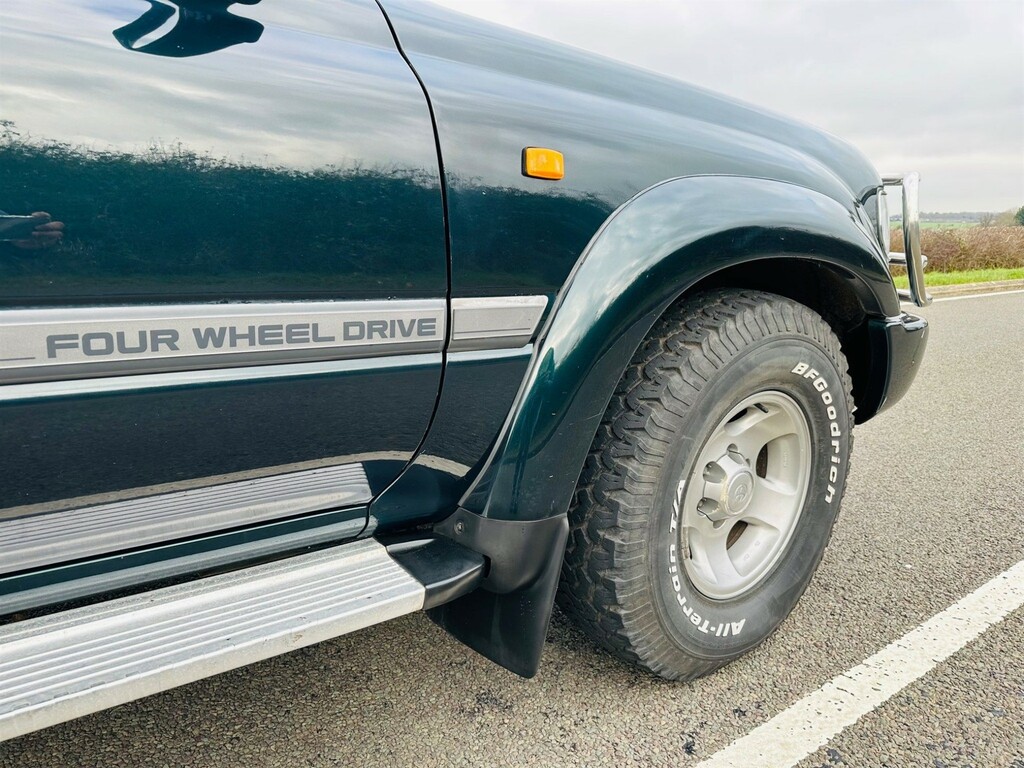Toyota Land Cruiser 4.5 VX Lpg, 8 Seater Blue #18