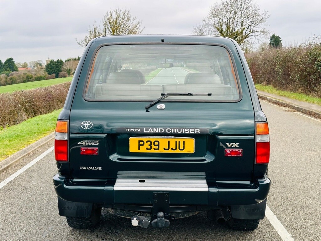 Toyota Land Cruiser 4.5 VX Lpg, 8 Seater Blue #5