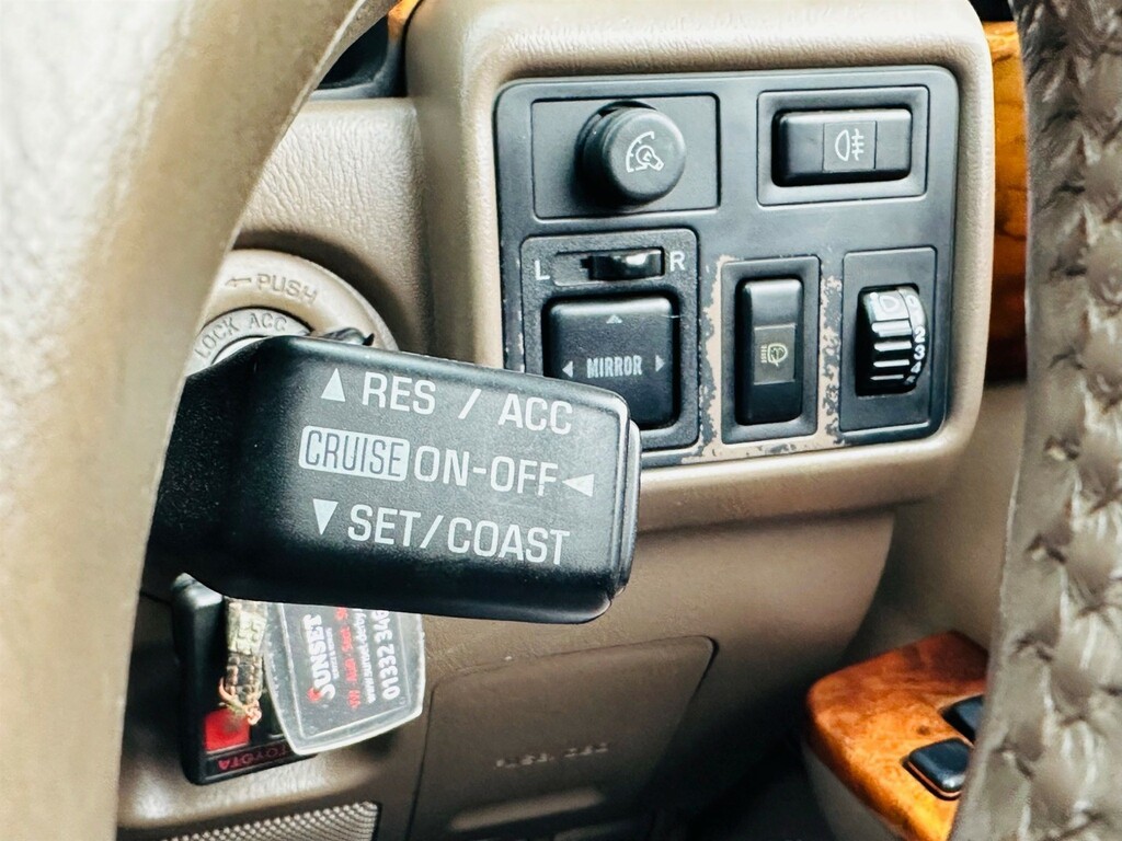 Toyota Land Cruiser 4.5 VX Lpg, 8 Seater Blue #72