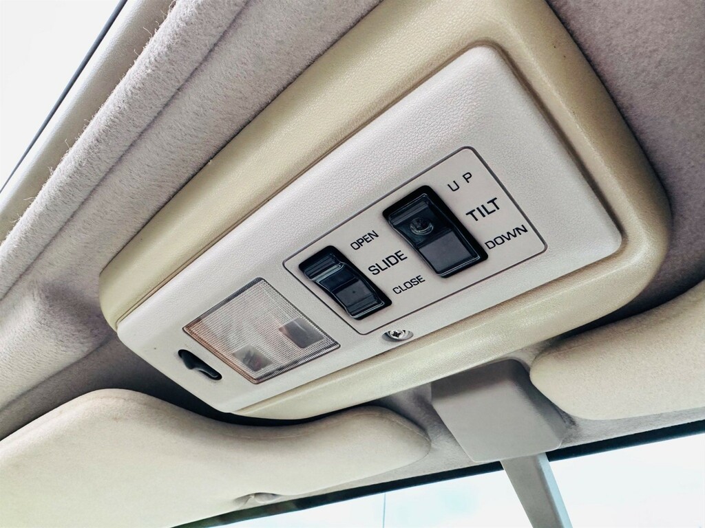 Toyota Land Cruiser 4.5 VX Lpg, 8 Seater Blue #74